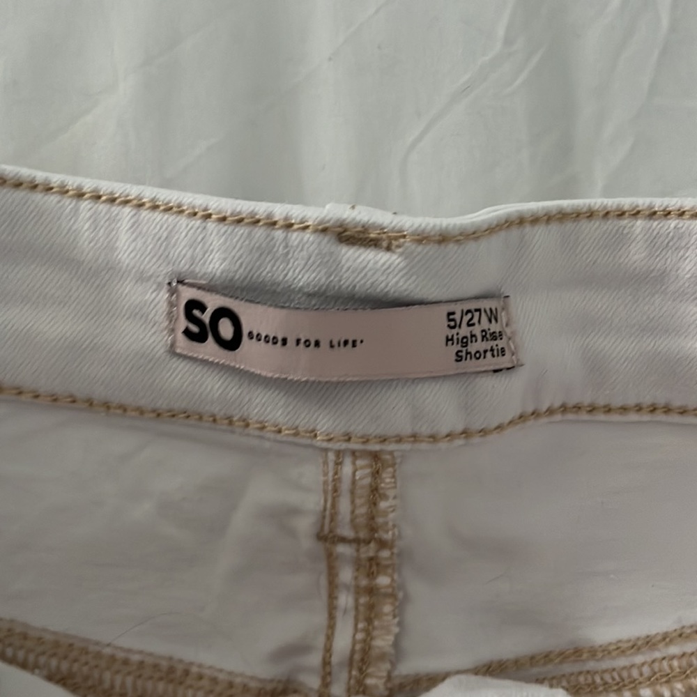 White Ripped SO shorts - Picture 3 of 5